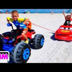 1️⃣【 Nikita cưỡi trên đồ chơi xe đua và mắc kẹt trong cát 】™️ Caothugame.net