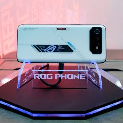 Trên tay gaming phone ASUS ROG Phone 6