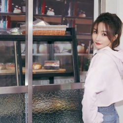 Nữ streamer số 1 Trung Quốc khiến fan điêu đứng vì thông báo giải nghệ