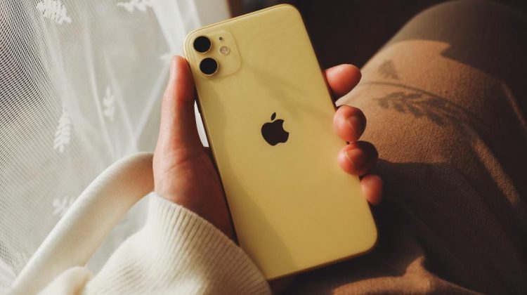 TOP điện thoại iPhone màu vàng, vàng Gold đáng mua nhất 2022