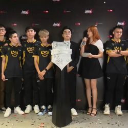 VCS Mùa Hè 2022: Nhìn các khu vực khác tổ chức chung kết, fan VCS chỉ biết "lắc đầu ngán ngẩm"