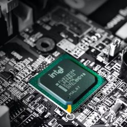 Intel vẫn muốn bán chip cho Apple trên máy Mac